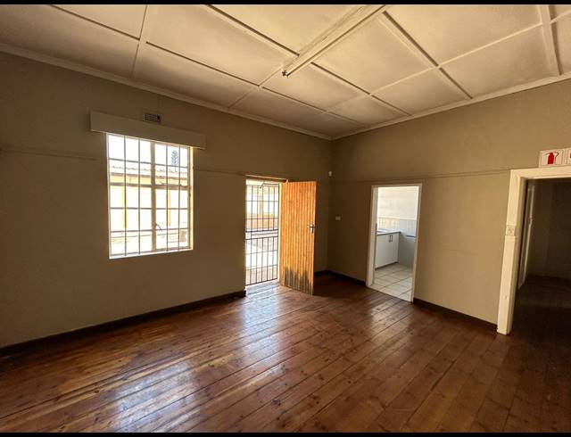 150M² OFFICE TO LET IN DELAREY